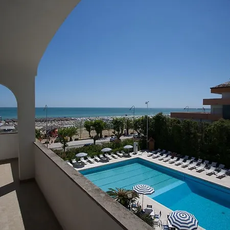 ホテル グランド ドン ファン 4*