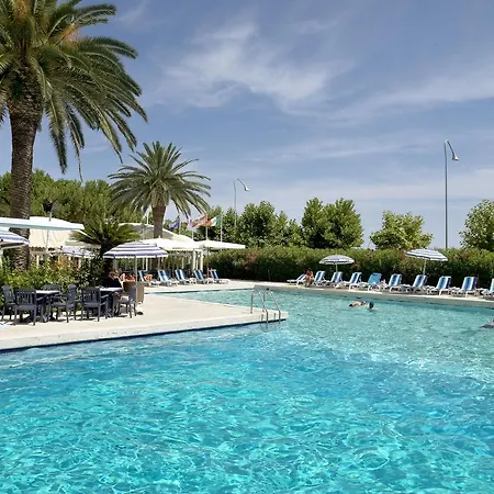 Grand Don Juan Hotel 4*